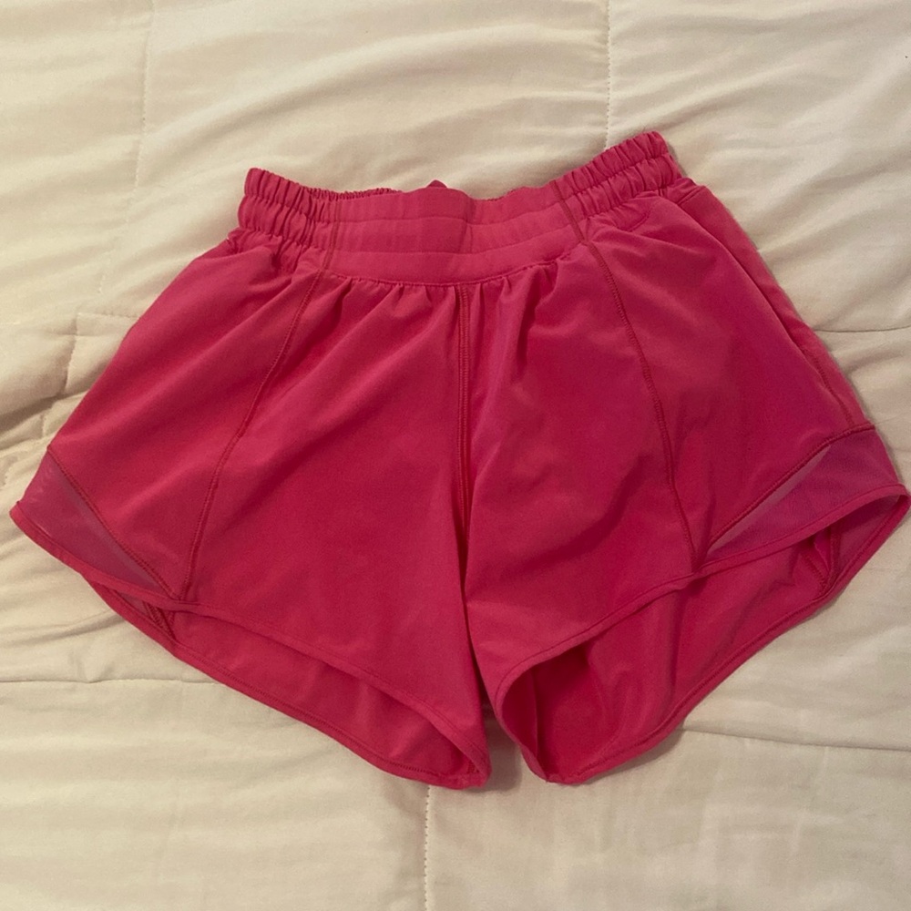 Lululemon Hotty Hot low rise lined short 4"